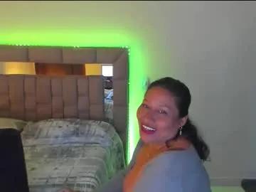 nyomi_browm on Chaturbate