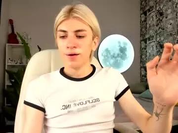 oliver_starboy — GOAL: SUCK FINGERS + SALIVA  [69 tokens remaining] Welcome to my room! #gay #cum #feet #18 #bigcock