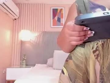 samyriverss — Hello, ven y disfruta algo de accion sexy #ass #bigass #curves #chubby #bbw