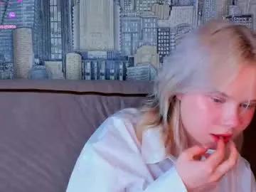 sooft_girl on Chaturbate 
