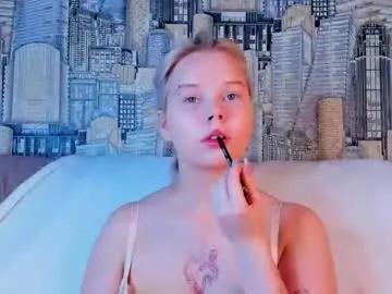 sooft_girl on Chaturbate