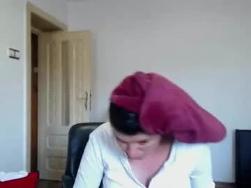 tessnaughty on Chaturbate 