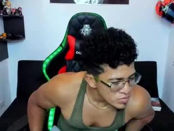 tom_kingfit on Chaturbate