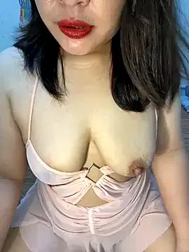 --Lyly-- on StripChat 