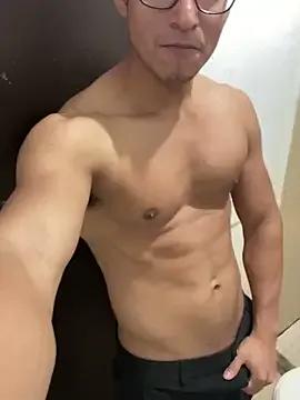 2025heroe on StripChat 