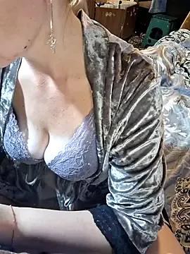 _Kitti_ — breast massage