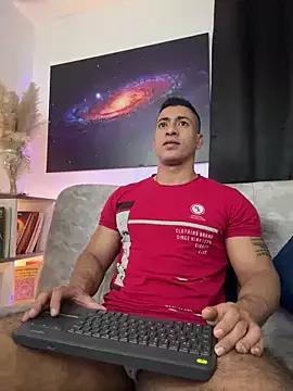 aaroncolombia on StripChat 