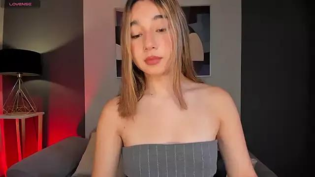 AdharaMoretti on StripChat 