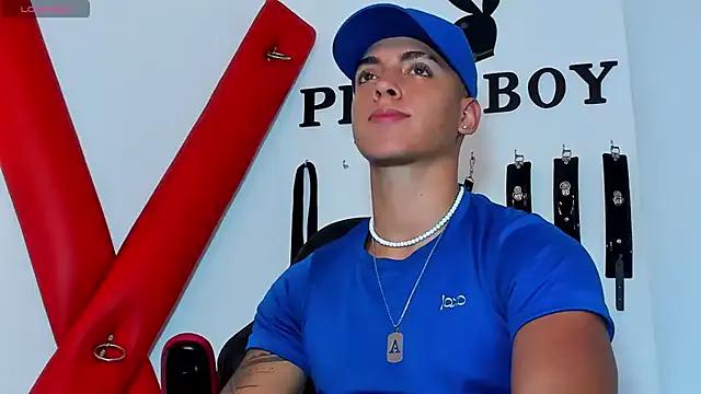 AdriianLopez on StripChat