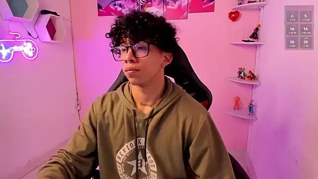 AkazaBoy_ on StripChat 