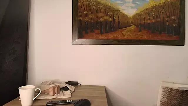 Alaiapink on StripChat 