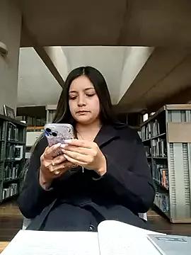 alana_69 on StripChat 