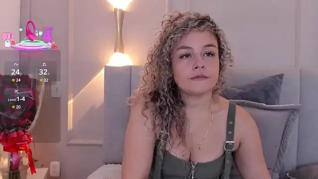 Alana__Milf on StripChat 