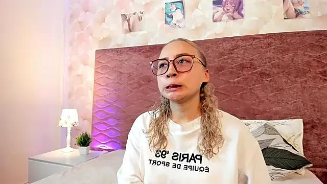 AlanaLeBlanc on StripChat 