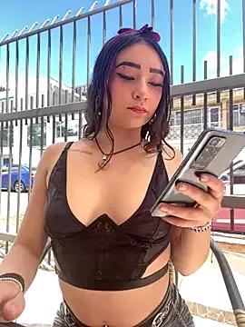AlannaPink_ on StripChat