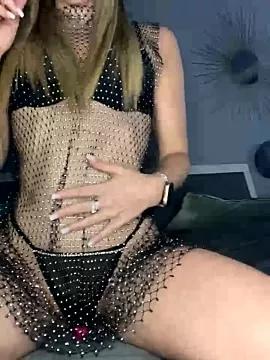 Alba_bianca on StripChat 