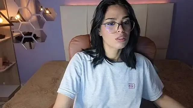 AlessiaVal_ on StripChat