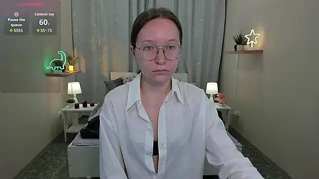 AliceYoung — Gall up on a pillow and moan