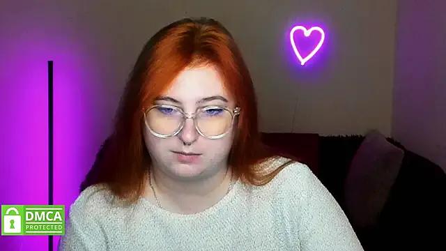 Alicia_love00 — put on a dress