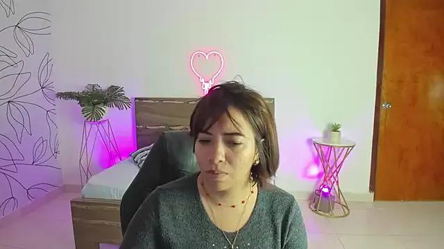 alma_fenix on StripChat 