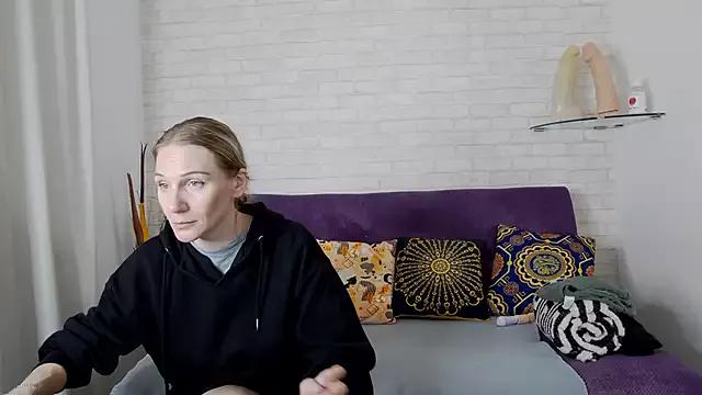 AmaliaMao on StripChat 