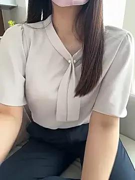 amanatsu_00 on StripChat 
