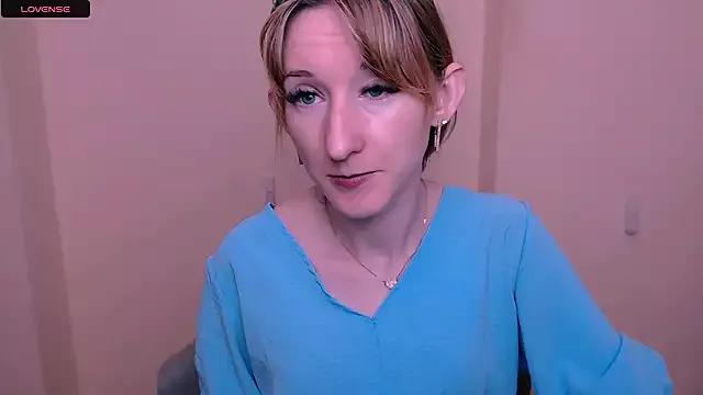 AmandaSell on StripChat 