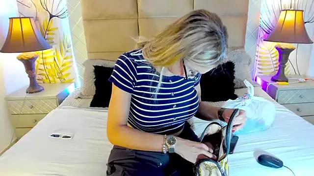 amazing_dolltsx on StripChat 