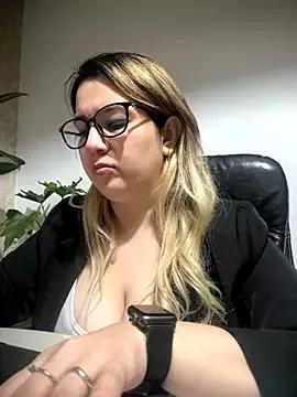 amooraaamoon on StripChat 