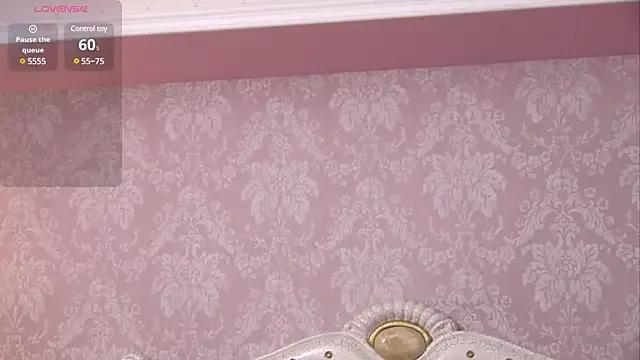AngeliqueSkye — Undress me!