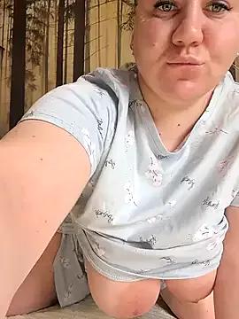 AnnaCurvy on StripChat 