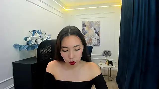 AnnaReyla on StripChat 