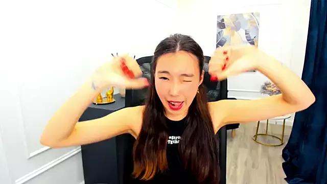 AnnaReyla on StripChat 