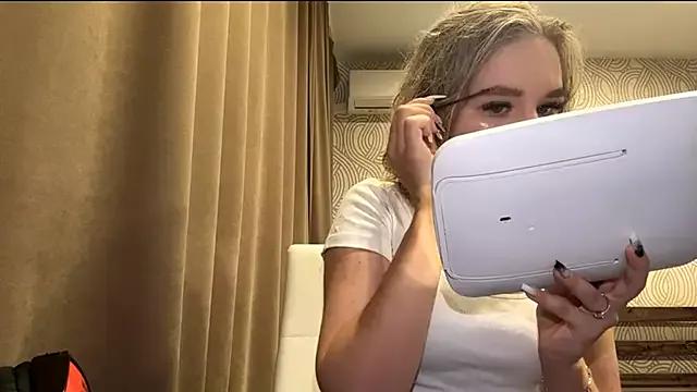 Annarill on StripChat 