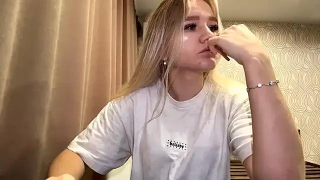 Annarill on StripChat 