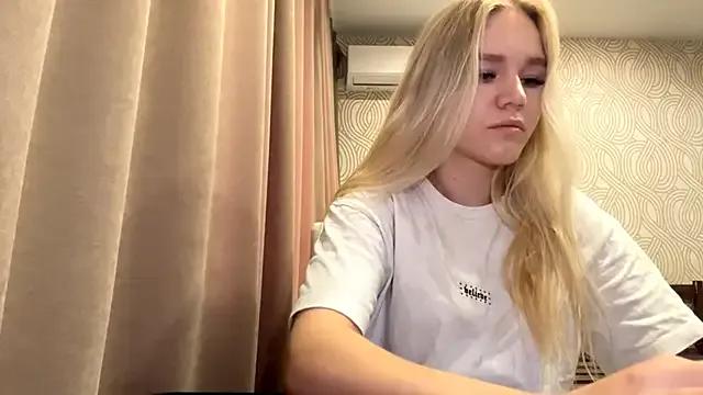 Annarill on StripChat 
