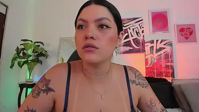AnnieHuntters on StripChat 