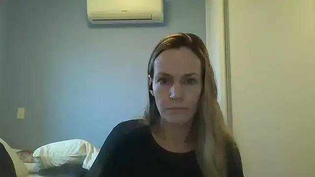 Annylove1 on StripChat 