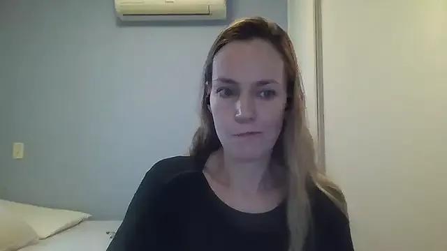 Annylove1 on StripChat 