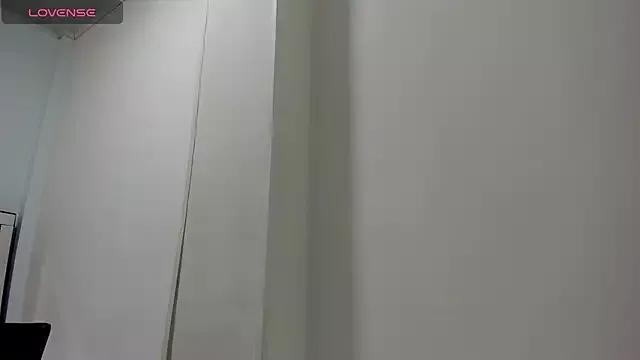 Annyrosee on StripChat 
