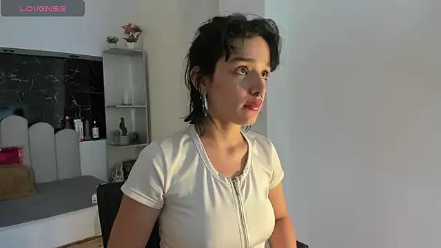 Annyrosee on StripChat 