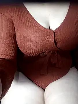 Aomtiz8 — Show Pussy  with ass