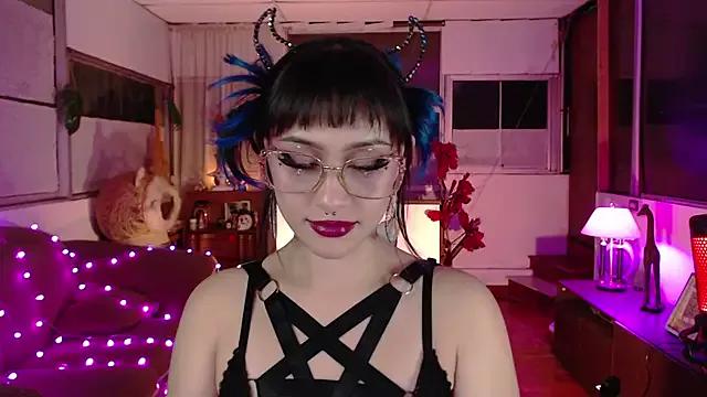 Aquamarinebubble on StripChat 