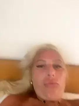 Arabellalee23 on StripChat 