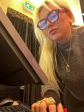 Arabellalee23 on StripChat 