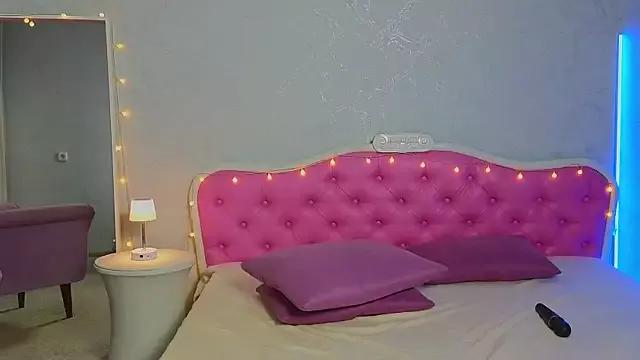 Ariana_Petite on StripChat 