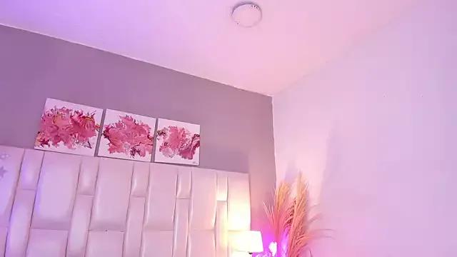 ArianaaGrace on StripChat 