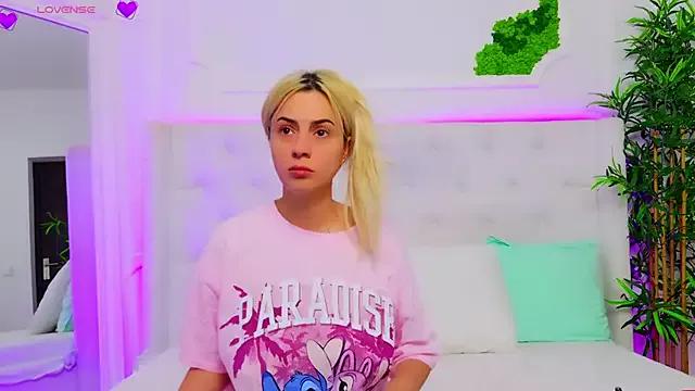 AriannaSins on StripChat 