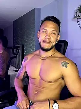 ARON_TAYLER01 on StripChat