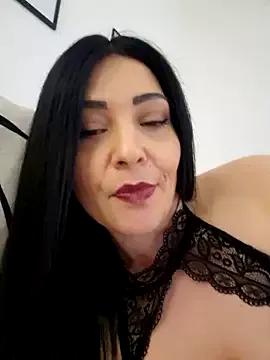 AryaSummersReal on StripChat 